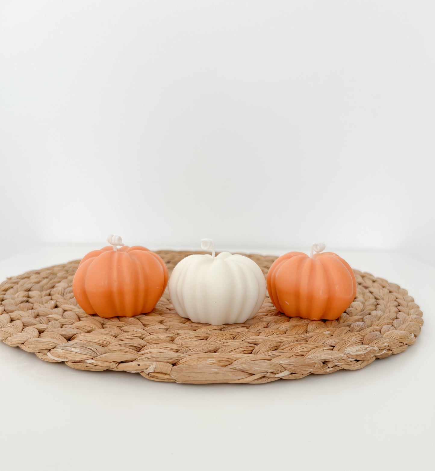 Set di 3 Zucche autunnali: Set of 3 Pumpkin Scented Shaped Candles